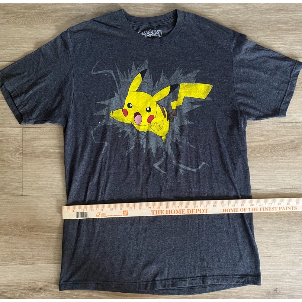 Pokemon Pikachu Men’s L Graphic T-Shirt Gray 100% Cotton Nintendo Anime